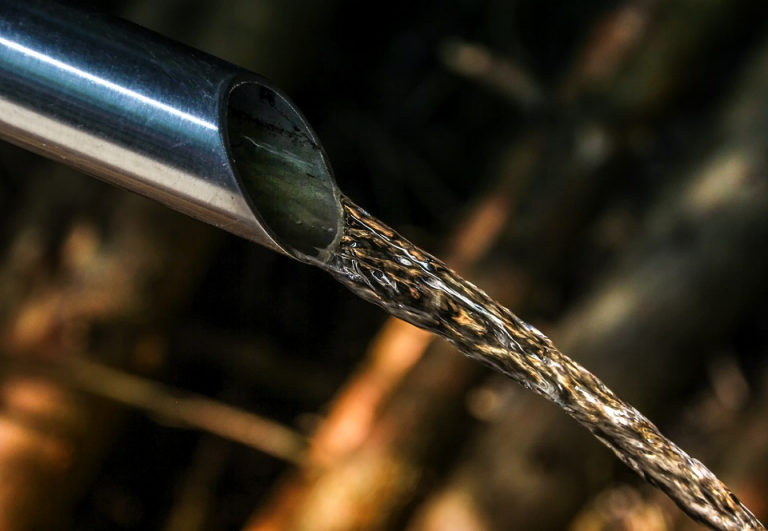 Instant Insight：Why Does the Water Pipe Make a “Sizzling” Sound When Washing Hands?